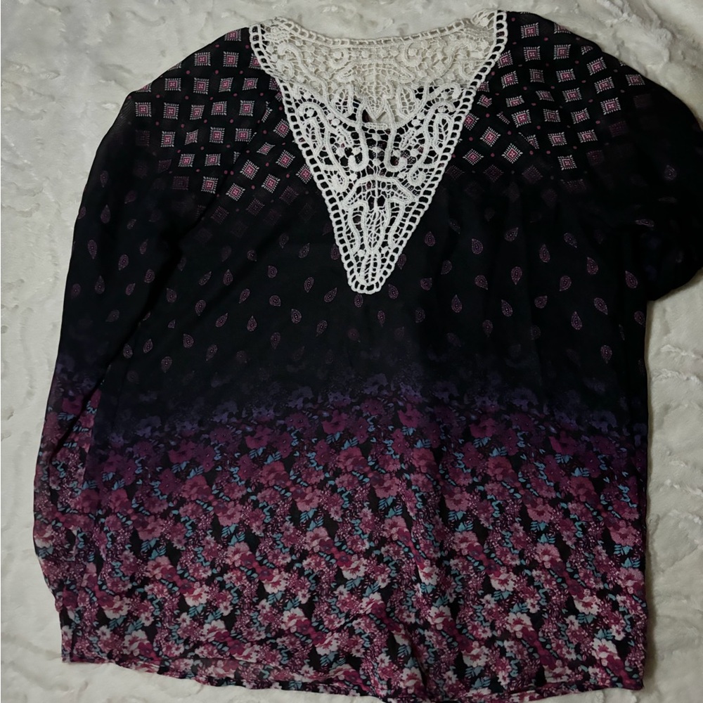 Patterned Sheer Floral Top - Picture 2 of 2